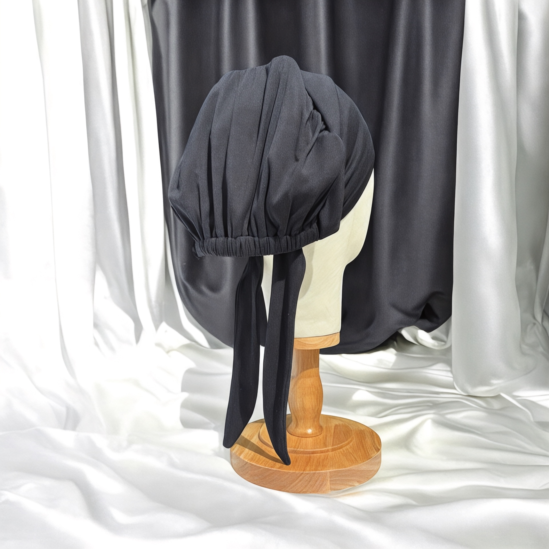 Bonnet sous voile pure soie, antidérapant